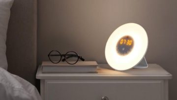 Nu bij de Action: spotgoedkope Wake-up Light wekker met bluetooth en LED-verlichting