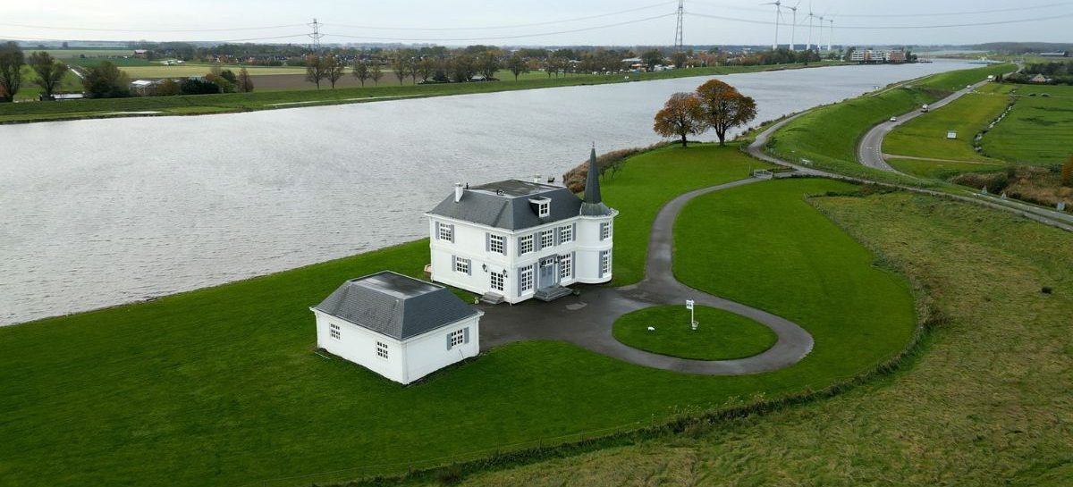 Funda-parel: in deze kasteelachtige villa voel jij je letterlijk de koning van Zuid-Holland