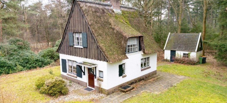 Funda opknapper: huis in het bos te koop voor slechts € 160.000,-