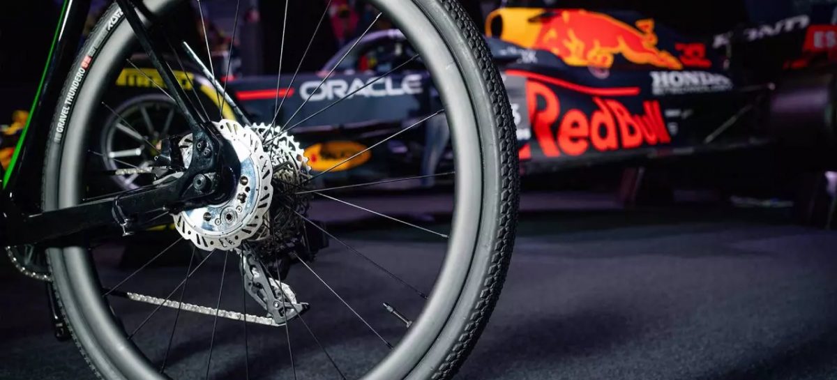 Red Bull komt met een gaaf apparaatje dat jouw fiets in een e-bike omtovert