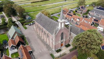 Funda vondst: reusachtige kerk (met pastorie) in de Rijp te koop voor € 800.000