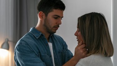 Waarom de ‘bristle reaction’ een groot gevaar voor jouw relatie kan zijn