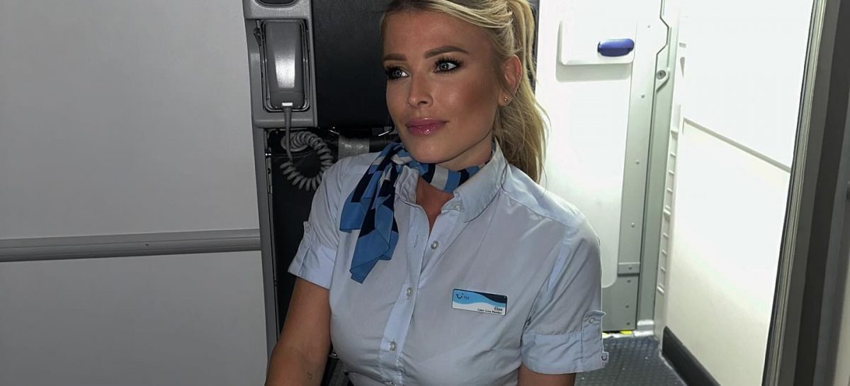Is Elize Mol de knapste stewardess van België?