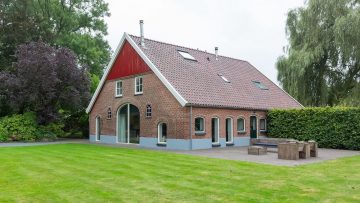 Mannendroom: prachtige woonboerderij met garage en bruine kroeg staat op Funda voor slechts € 645.000