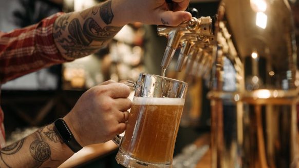 In deze Europese stad is een halve liter bier het goedkoopst