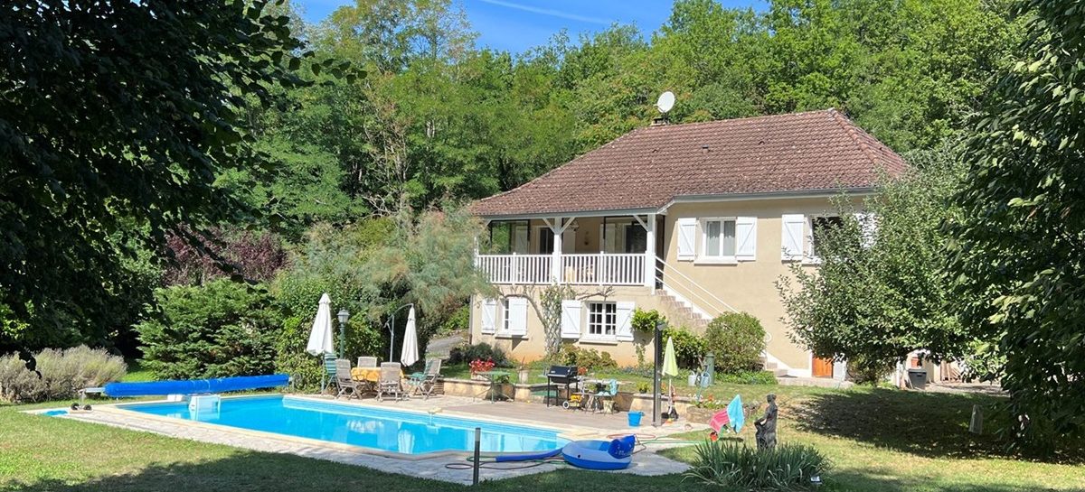 Funda vakantiehuis: prachtige villa in Frankrijk staat te koop voor slechts € 298.000,-