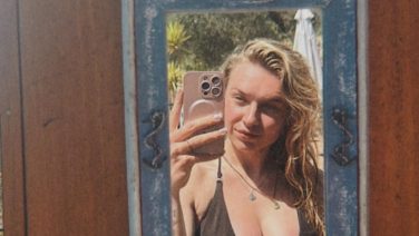Schaatsster Joy Beune geniet van vakantie: deelt bikinifoto in Malaga