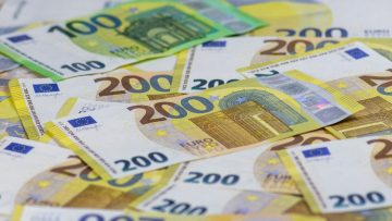 Hoeveel vakantiegeld krijgt de Nederlander met een gemiddeld salaris?