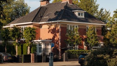 Frank Rijkaard zet zijn indrukwekkende villa op Funda te koop voor € 8,8 miljoen