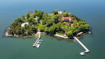 Privé-eiland ‘Rogers Island’ staat nu te koop voor zo’n €32 miljoen