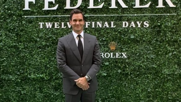 Roger Federer is gespot met héél classy Rolex-sporthorloge om zijn pols