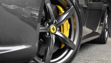 Nederlandse autodealer verkoopt kneiterharde droomwagen: Ferrari GTC 4 Lusso T