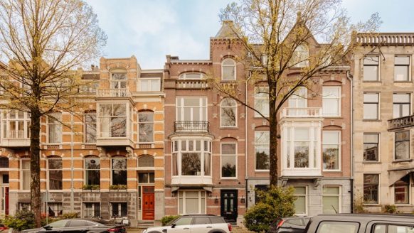 Rondleiding: Nikkie Plessen zet haar woning met zes verdiepingen te koop voor € 5.480.000,-