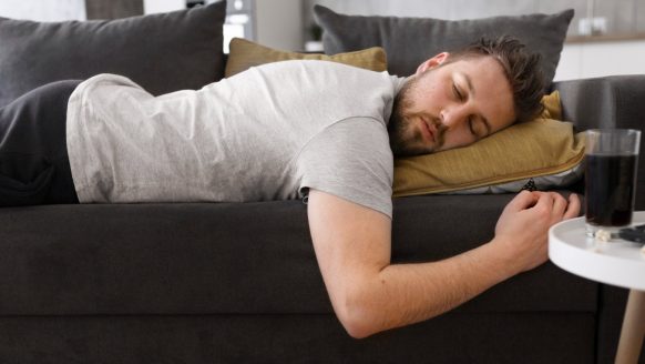 Slapen met de televisie aan is slechter voor je dan je zou denken