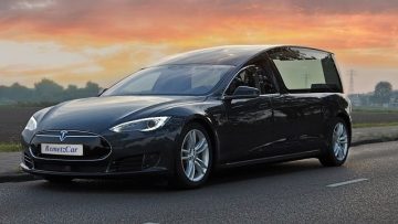 Nederlanders bouwen Tesla Model S om tot lijkenwagen