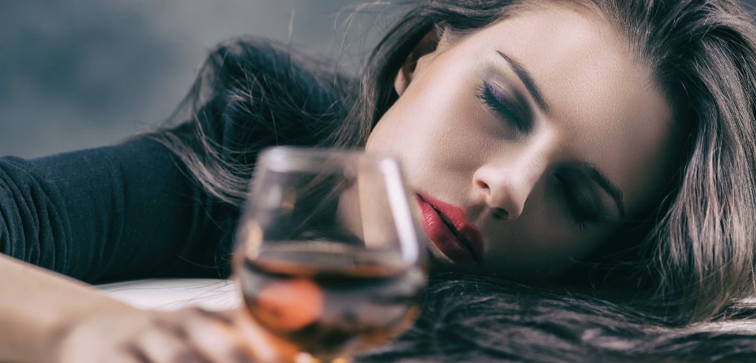 Vrouwen drinken anno 2016 net zo veel alcohol als mannen