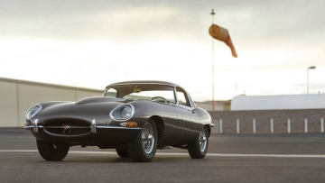 Het mooiste uit 1965: de Jaguar E-type