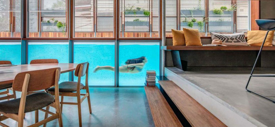 Droomhuis: vanuit je woonkamer het zwembad in duiken