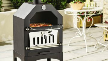 Aldi komt wederom met een must-have voor de zomer: de outdoor pizza-oven