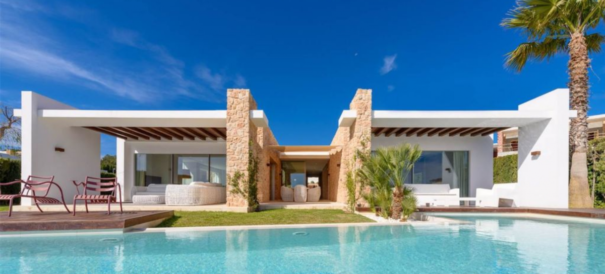 De 5 ziekste vakantiehuizen op Ibiza waar je met je vrienden naar toe kunt