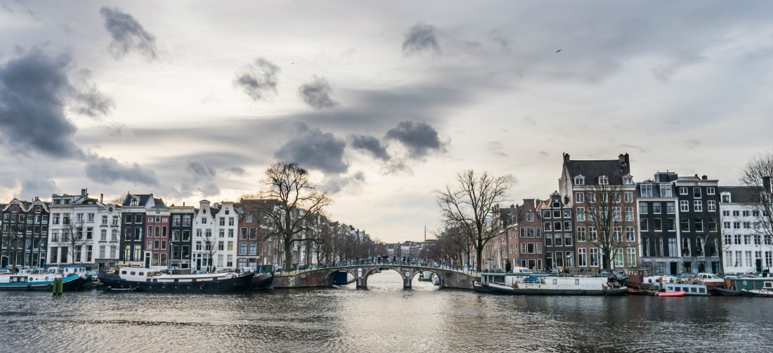Hoe makelaars in Amsterdam een half miljard euro aan lucht verkochten