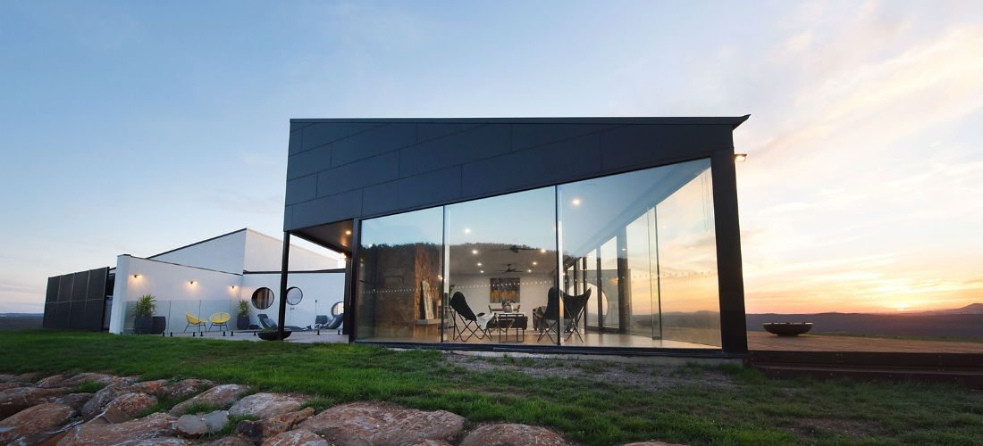 Dit huis biedt vanuit elke hoek een prachtig uitzicht op de Australische wildernis