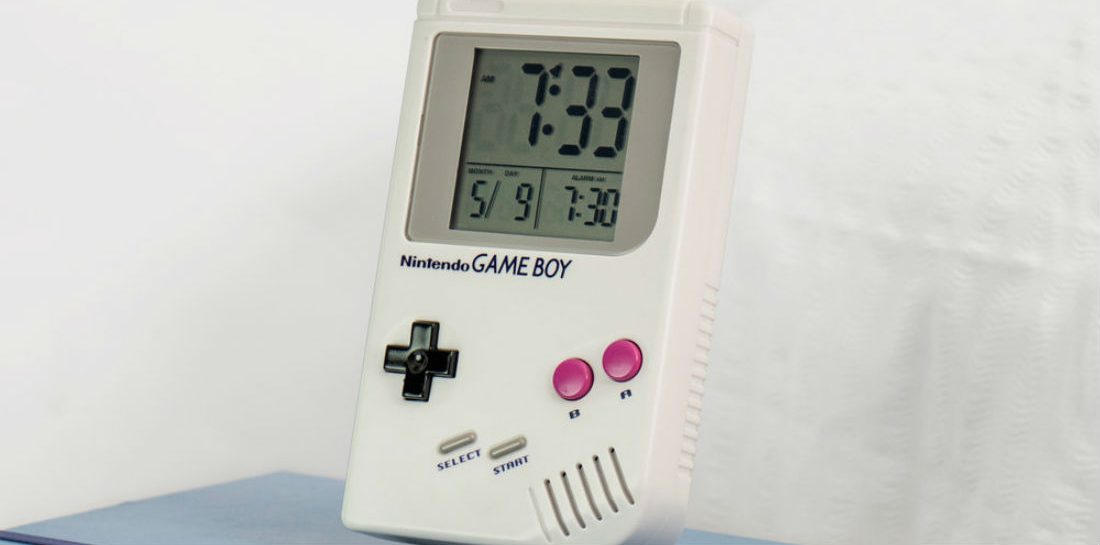 Deze Game Boy wekker maakt wakker worden wat minder erg