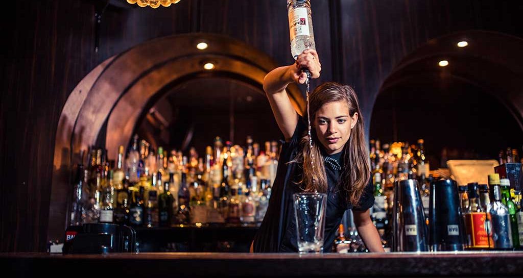 Nederlands beste, vrouwelijke bartender: de dranktrends van 2016