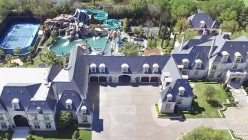Voor $28 miljoen koop je dit huis mét eigen waterpretpark in de achtertuin