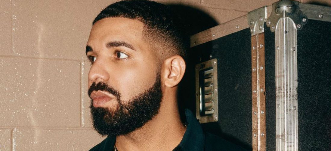 Drake showt zijn bizarre, erotische horloge van 750.000 dollar